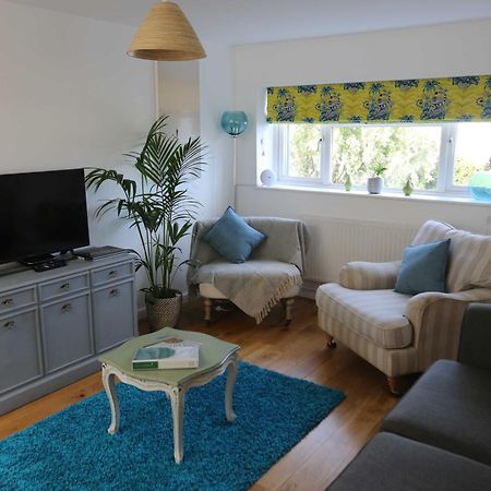 4A Dolphin Close Apartment Лайм Риджис Екстериор снимка