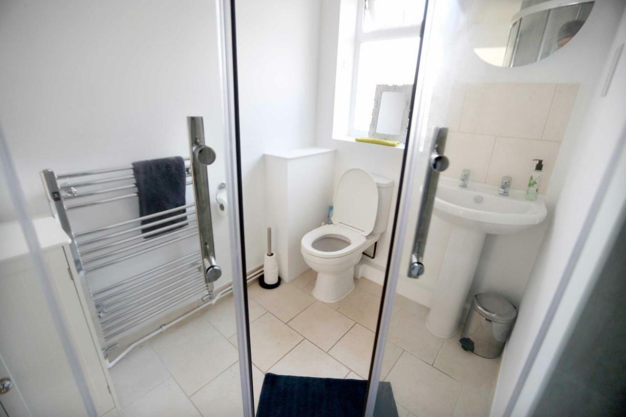 4A Dolphin Close Apartment Лайм Риджис Екстериор снимка