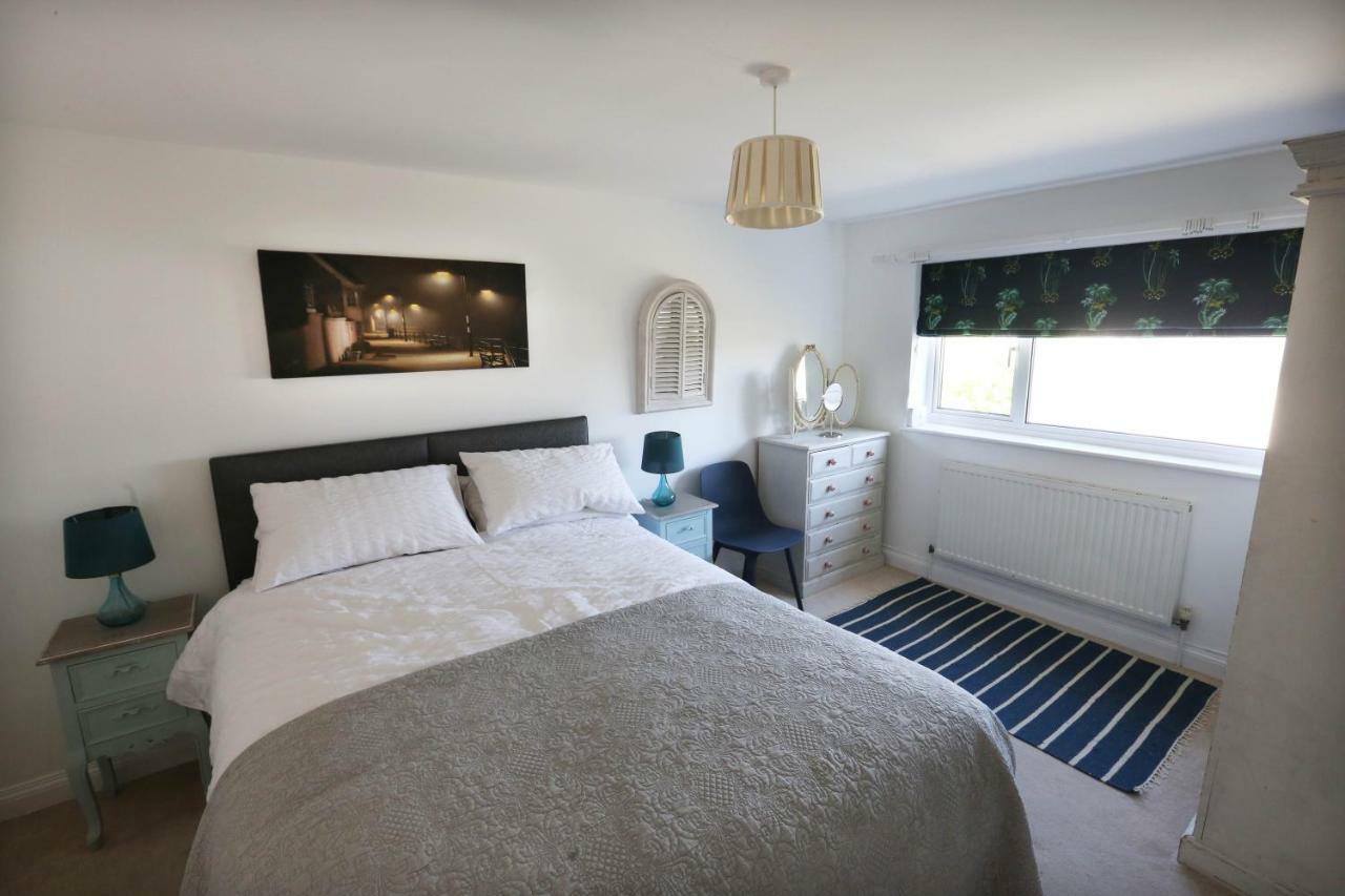 4A Dolphin Close Apartment Лайм Риджис Екстериор снимка
