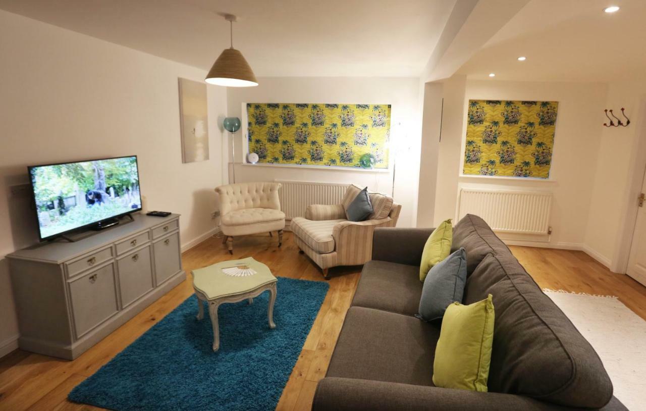 4A Dolphin Close Apartment Лайм Риджис Екстериор снимка